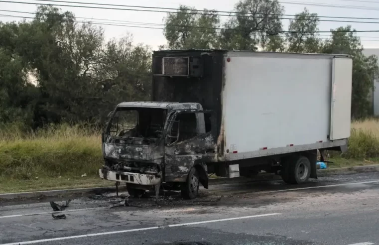 Reportan 15 narcobloqueos en Guanajuato tras detención de líder criminal