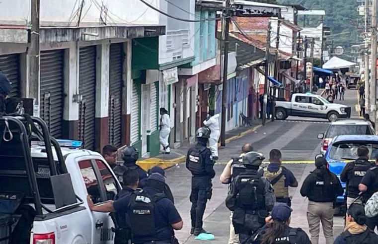 En respuesta a operativos, Cártel de “Los Viagras” quema tiendas de conveniencia y vehículos en Uruapan, Michoacán