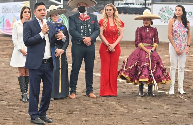 Construcción de lienzos charros atiende a intereses del gobernador y no de la gente: polítólogo