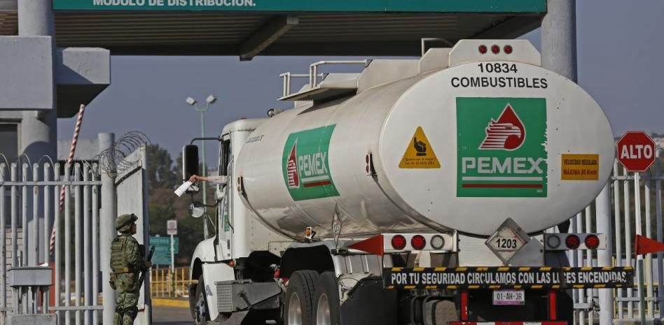 Pemex reporta pérdidas por 255 mil 937 mdp en el primer semestre del año