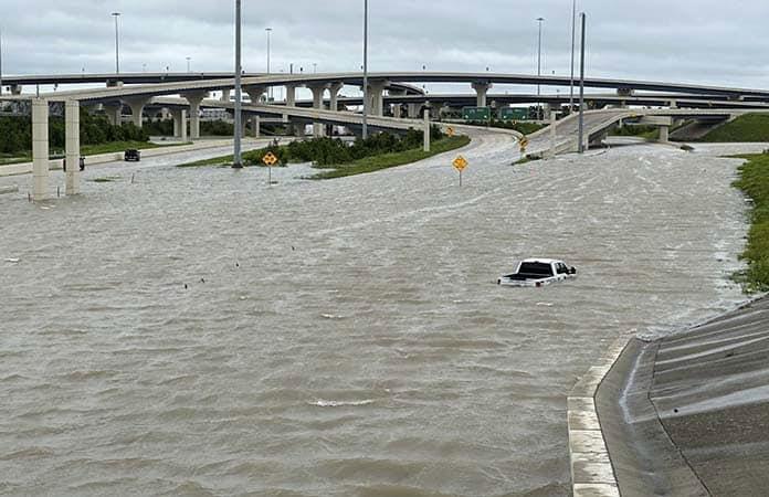 Texas, azotado por paso del huracan Beryl