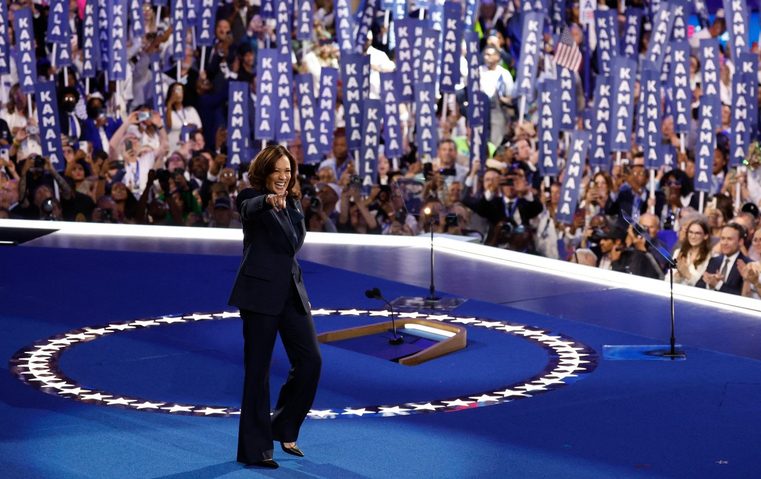 EU tendrá un nuevo camino, dice Kamala Harris al aceptar la candidatura demócrata