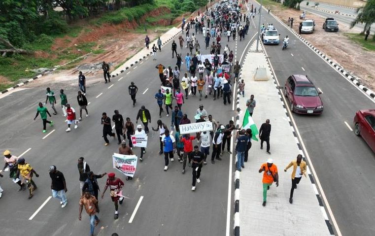 Al menos 21 personas muertas en Nigeria durante manifestaciones contra costo de vida