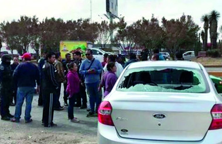 La Secretaría estatal de Comunicaciones y Transportes, en conflicti por enfrentamientos entre taxistas y UBER’s