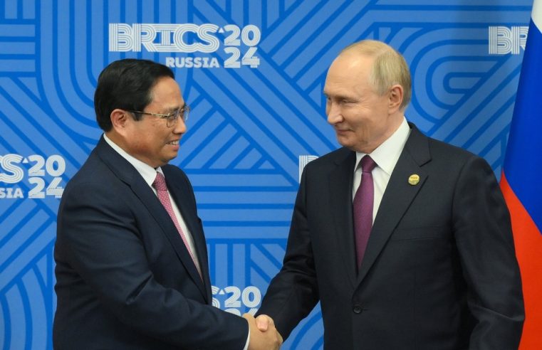 El primer ministro de Vietnam le hace un regalo ‘mítico’ a Putin por su cumpleaños