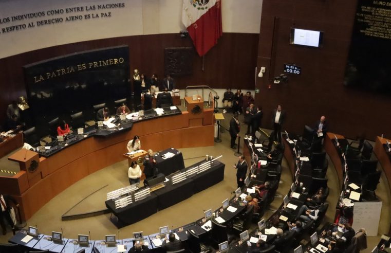 El Senado mexicano aprueba una reforma que impide las impugnaciones a cambios en la Constitución