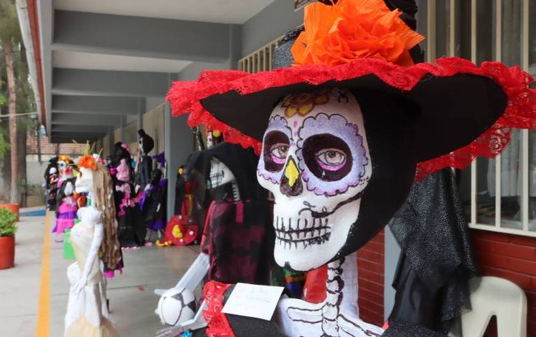 Habrá “megapuente” escolar en SLP por fiestas de Día de Muertos y Xantolo