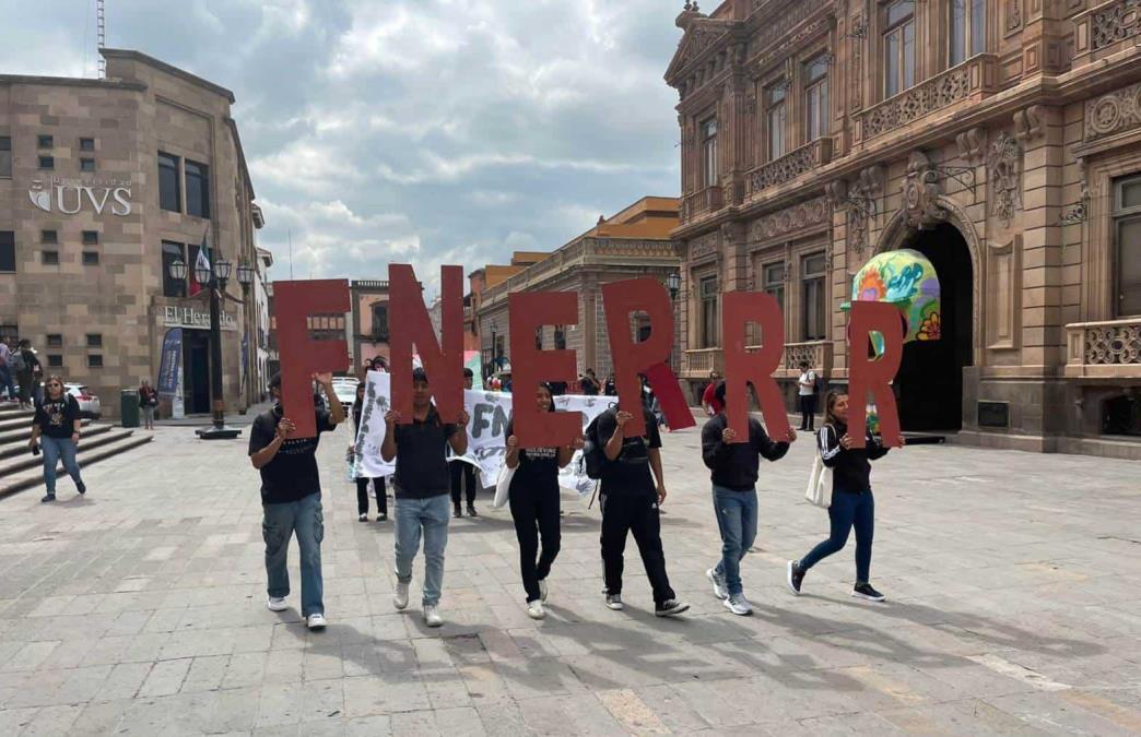 Jóvenes pro Palestina se manifiestan en nuestro centro histórico