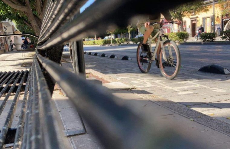 Ciclistas se opone a la reubicación del carril para ciclistas al centro de la avenida Venustiano Carranza