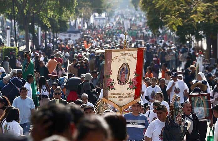 Peregrinos siguen llegando a la Basílica