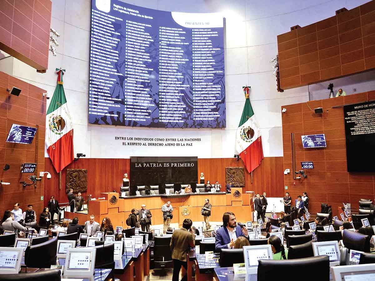 Tras bambalinas hace el Senado sus gastos