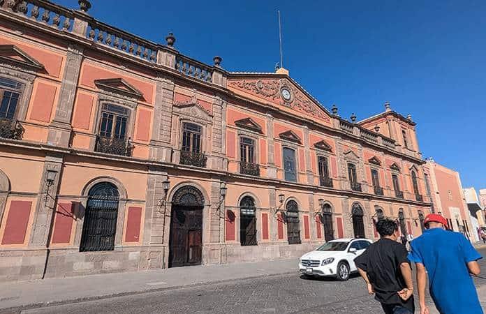 Pide Universidad 150 mdp prestados para salarios y prestaciones