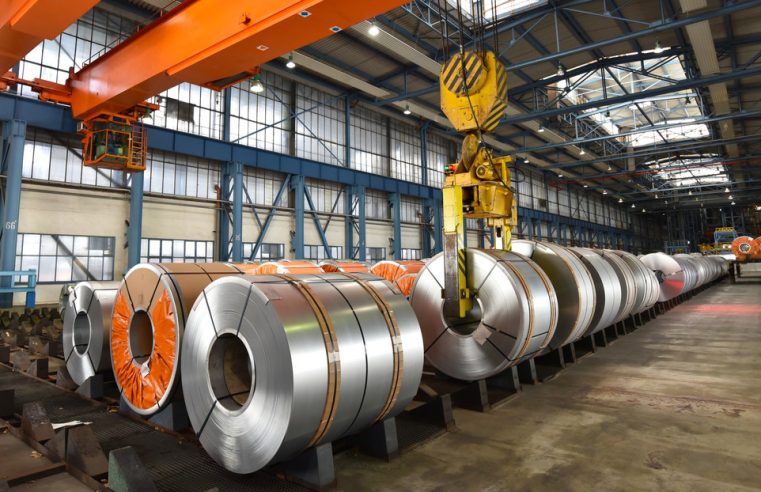 Trump impone aranceles del 25 % sobre el acero y el aluminio; Canadá y México, los mas afectados