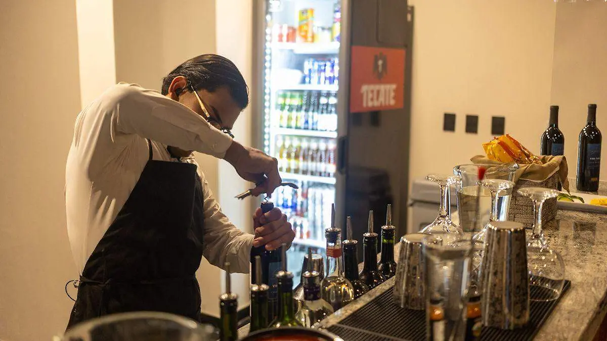 Nuevo impuesto a bebidas alcohólicas impacta restaurantes; y en 10 dias, empezará otro impuesto,”ecológico”