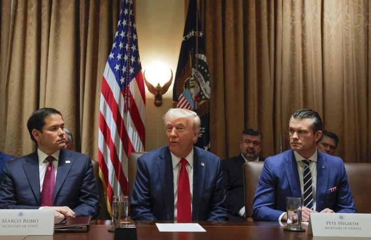 Trump aplaza otra vez aranceles a México y Canadá