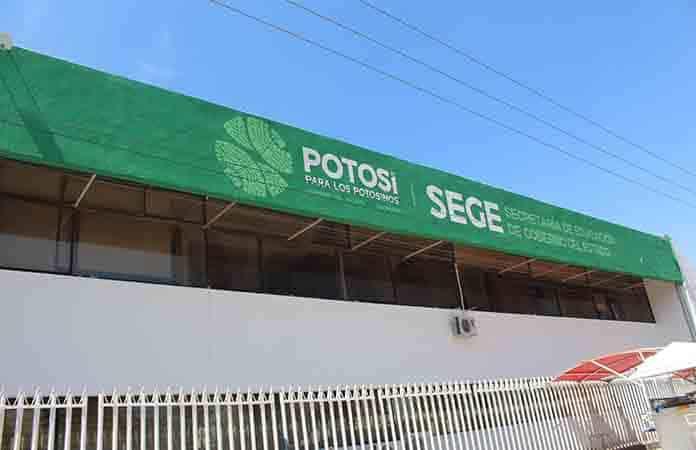 Detectan que la Secretaría de Educación pagaba sueldos a empleados que estan muertos, deben devolver el dinero