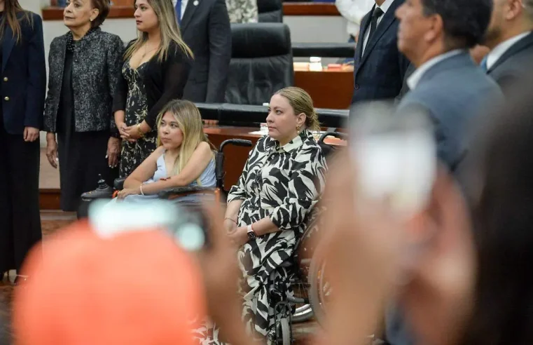 Blindada toma de protesta, de Giovanna Argüelles, reelecta como titular de Derechos Humanos