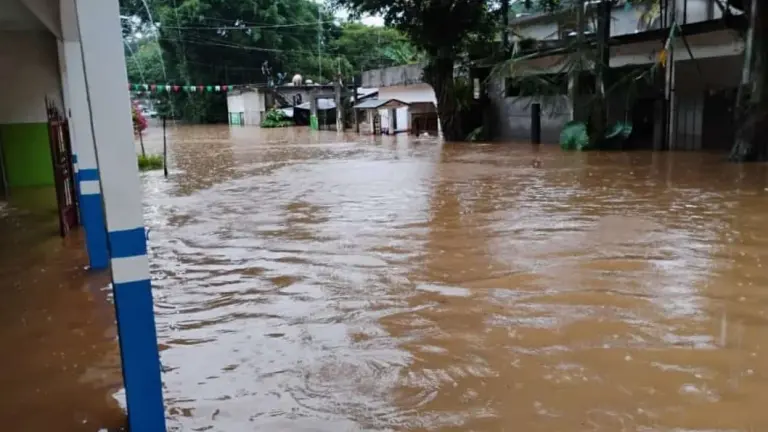 Emergencia en la huasteca, por efecto de fuertes lluvias, gestionan Plan DN-III-E
