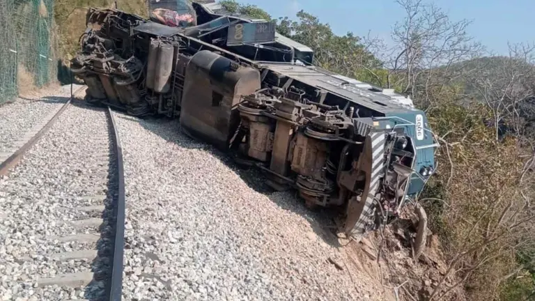 Descarrila Tren Interoceánico: Marina reporta 13 muertos y 98 heridos tras accidente en Oaxaca